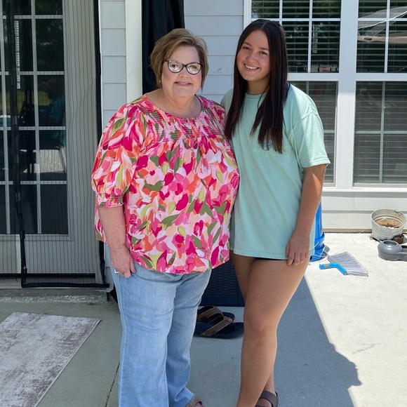 Meet your Posher, Lisa - Picture 3 of 3